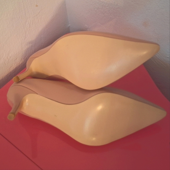 June In Love Beige Pumps Women's Shoes Pointed Low Heels Size 7 - Picture 7 of 7